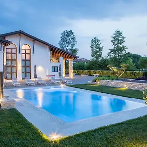 Il Filo Rosso , Abano Terme Italien